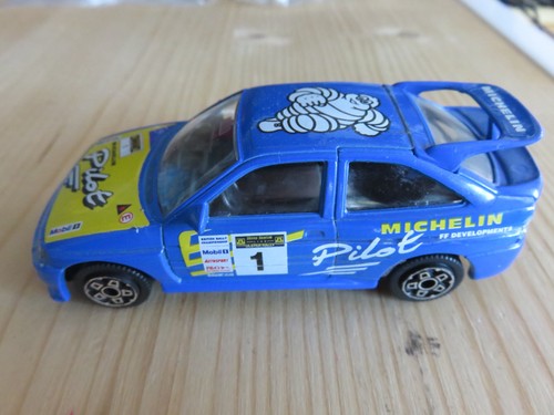 Bburago ford escort cosworth - bburago,